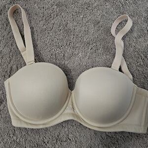 Elegant Cream Strapless Bra 32f Never Worn With Straps